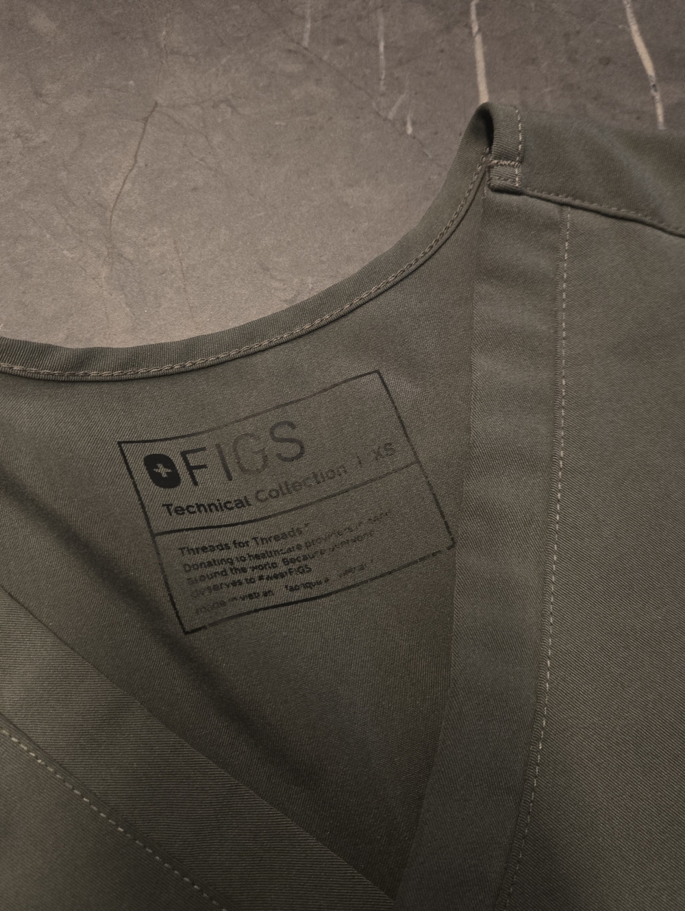 { Figs } Scrub Set - Picture 2 of 5